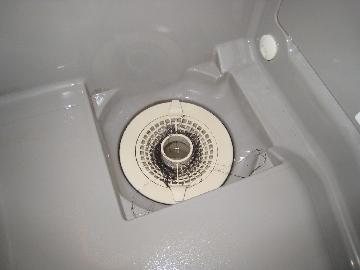 ユニットバスの排水口と目皿