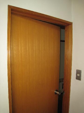 ドアの建付不具合の例